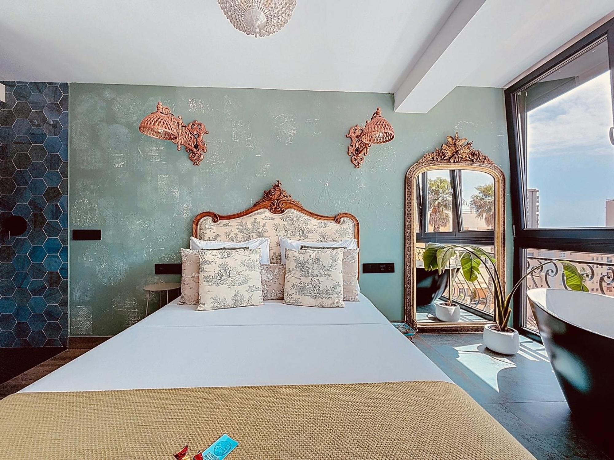 Апартаменты Alhambra Deco Homtels Торремолинос Экстерьер фото