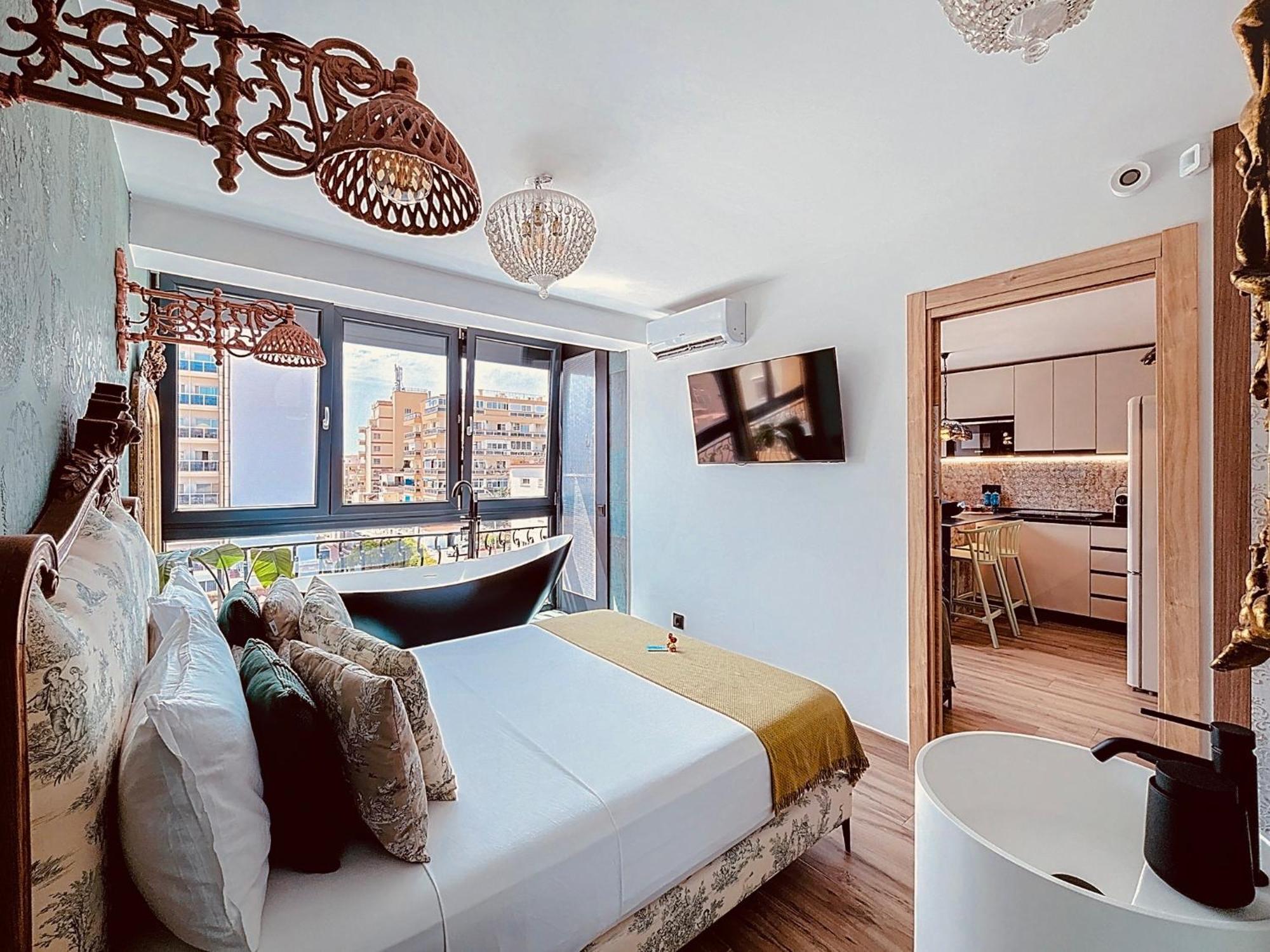 Апартаменты Alhambra Deco Homtels Торремолинос Экстерьер фото